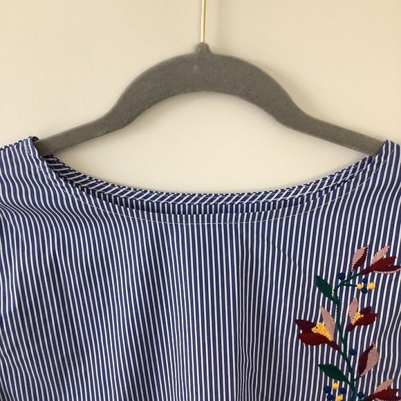 Floral embroidery blue white stripe blouse bell sleeve - Picture 2 of 8